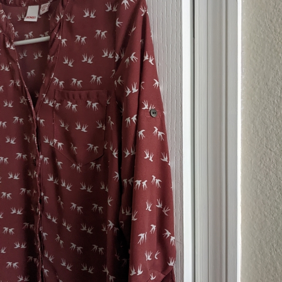 Red and White Blouse Size Small - Picture 4 of 4